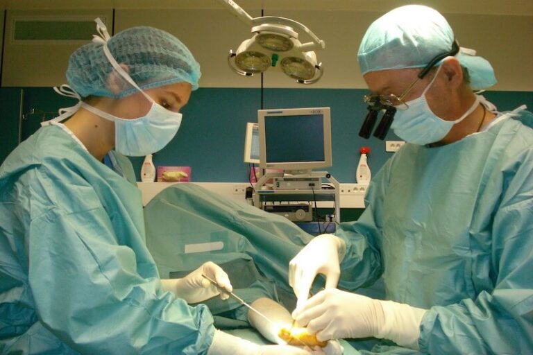 Trapézectomie partielle ou totale Chirurgie des doigts de la main
