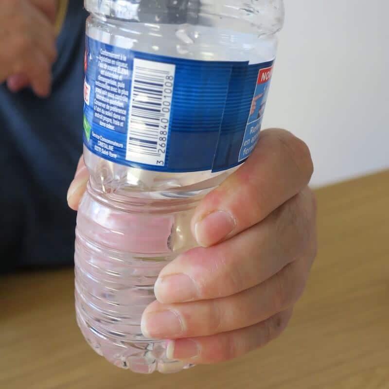 test de la bouteille pour entorse du pouce